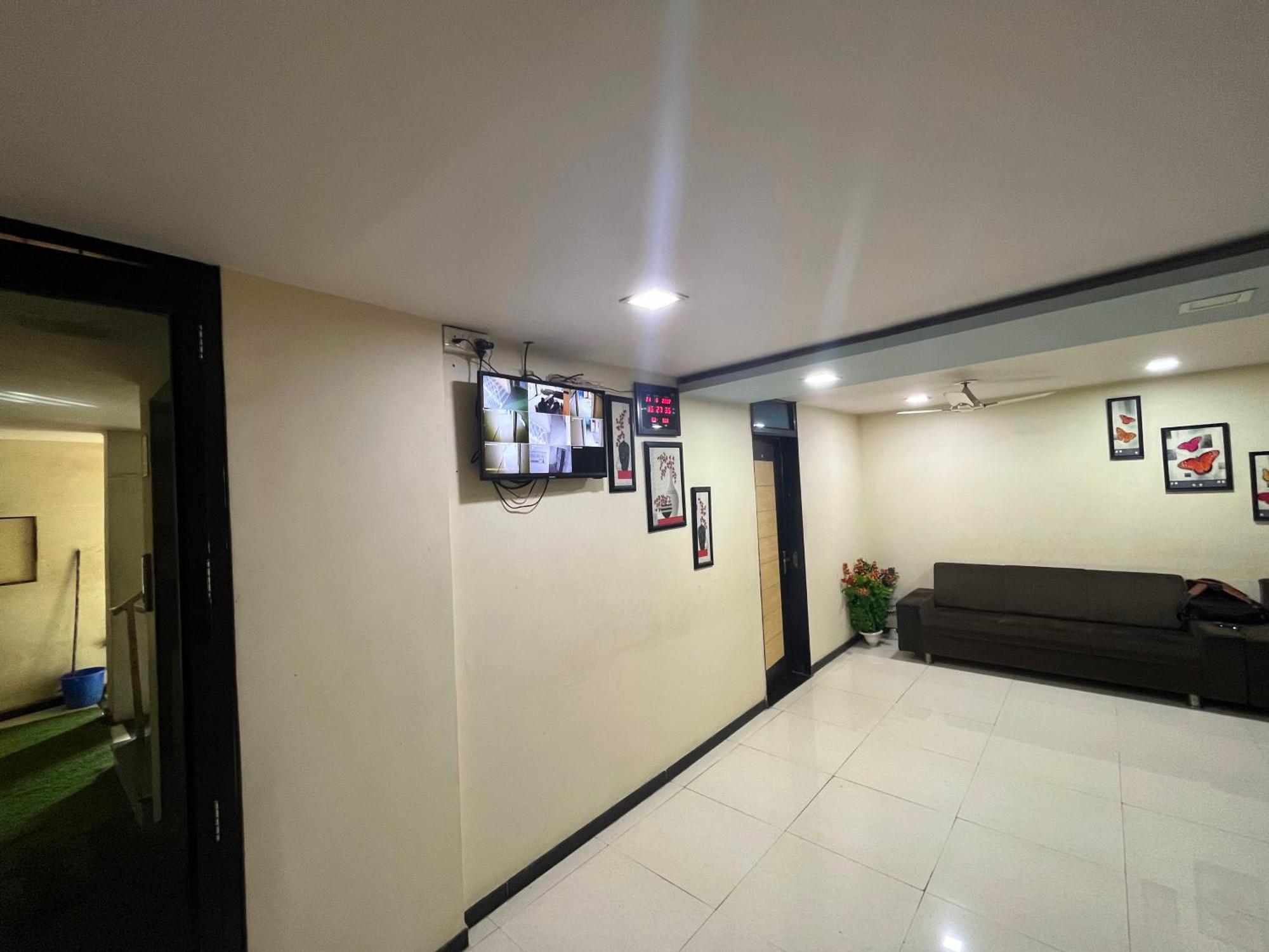 Oyo Hotel Rio Inn Ānand Zewnętrze zdjęcie