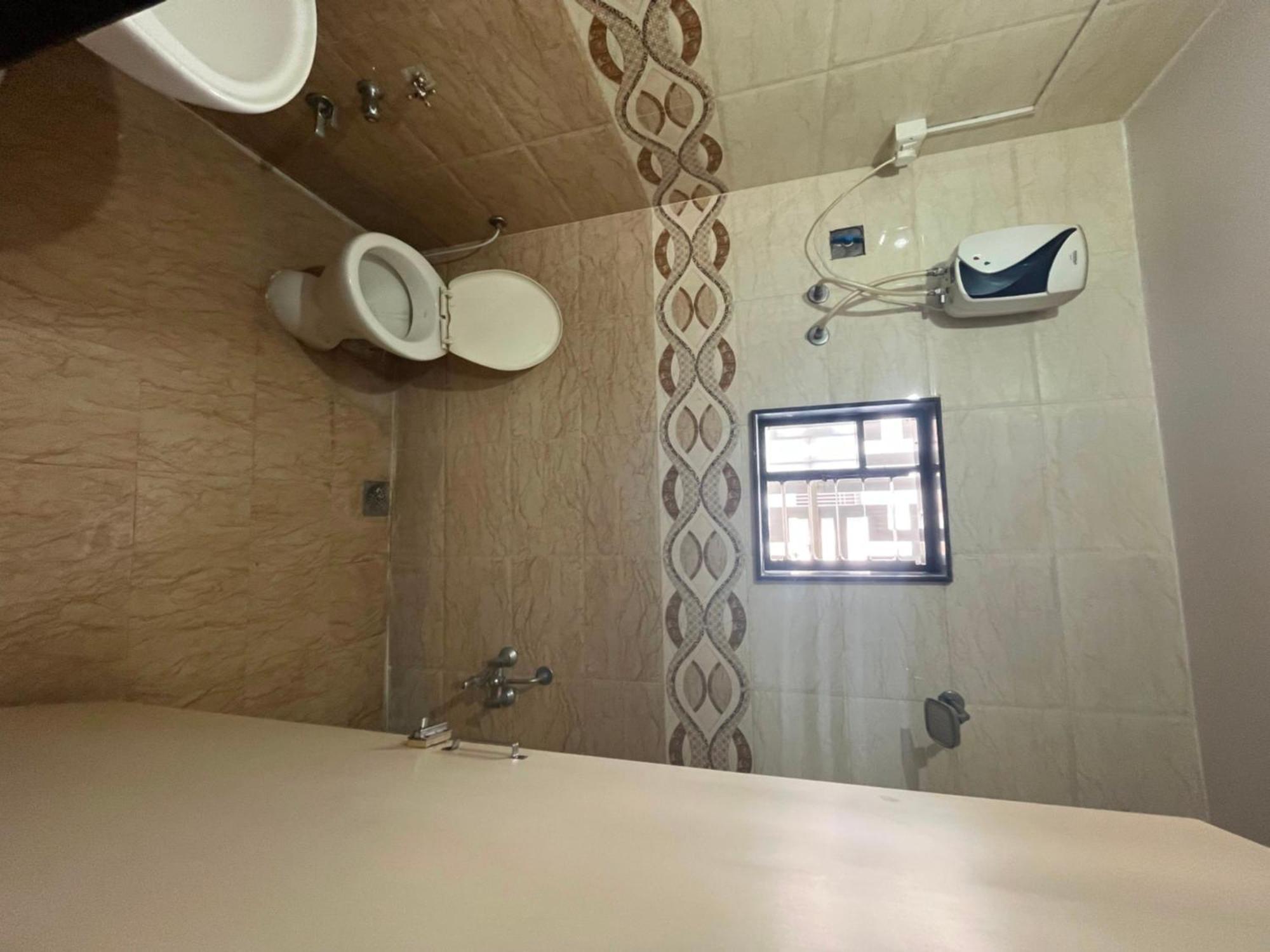 Oyo Hotel Rio Inn Ānand Zewnętrze zdjęcie